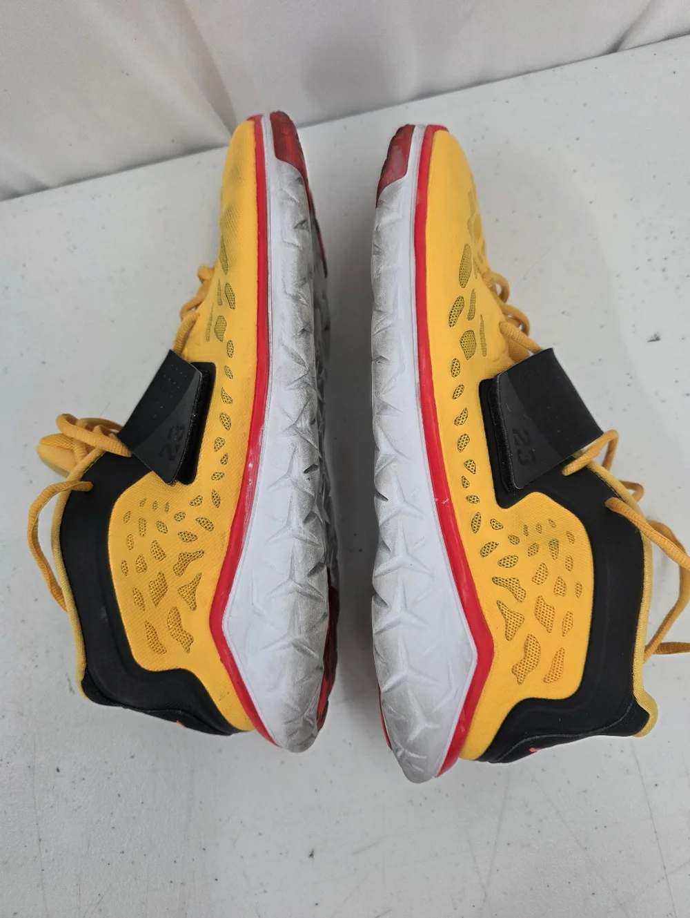 Nike Jordan Flight Flex Trainer 2 Goat Men's Size 10.5 768911-803 Yellow Orange.